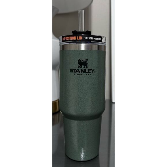 Stanley Adventure Quencher Travel (Overseas) Tumbler 30oz, HAMMERTONE GREEN - Picture 2 of 5